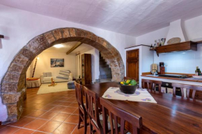 Esclusiva Dimora Storica nel cuore del Borgo Medievale---- Exclusive Historical House inside the Medieval Village